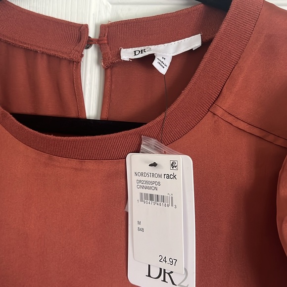 DR2 satin top and skirt - Picture 5 of 10